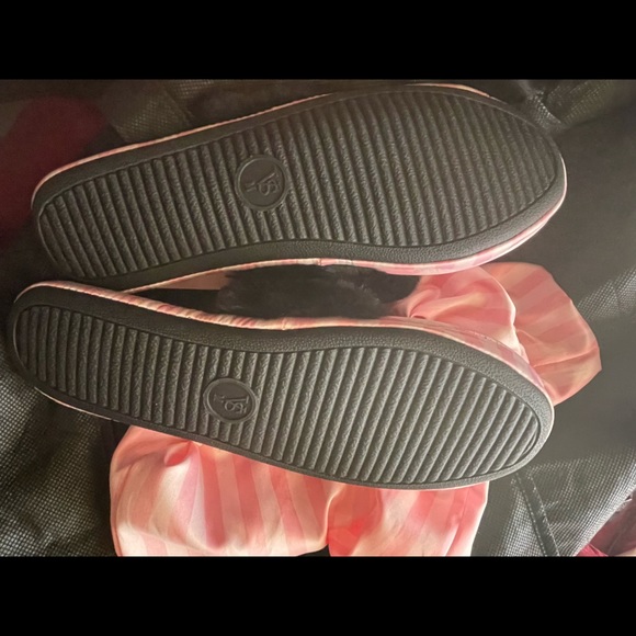 COPY - Victoria secret slippers with bag - Picture 2 of 4